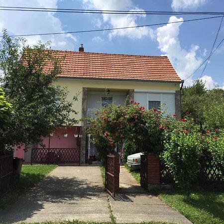 Bettina Apartman 잘라카로쉬 외부 사진